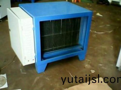 餐飲(yin)靜(jing)電(dian)式(shi)油(you)煙淨(jing)化(hua)器(qi)